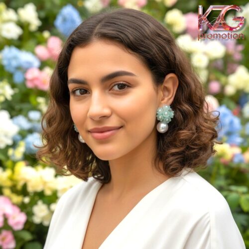 Pastel Mint Flower Studs – Romantische Oorbellen met Pareldetail