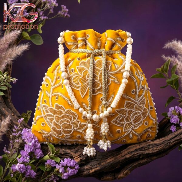 Elegant Velvet Potli bag (geel)